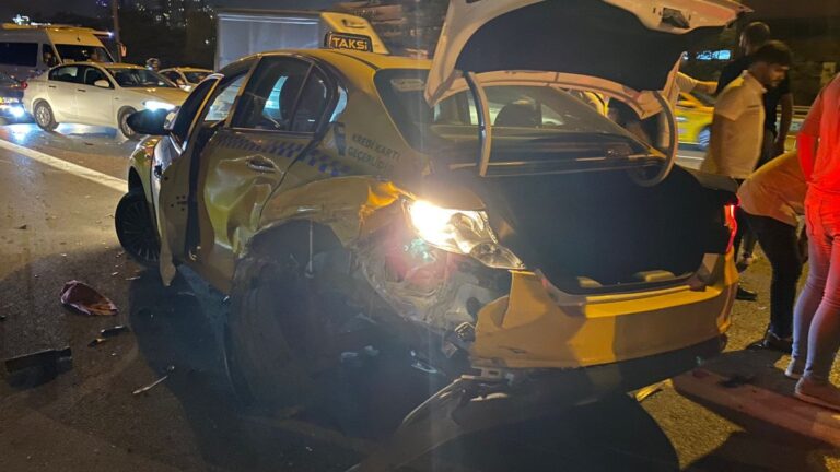 Sultangazi’de taksi şoförü, lastik değiştirirken kazaya kurban gitti