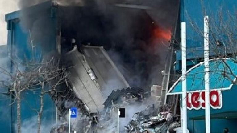 Uruguay’da alışveriş merkezinde büyük yangın